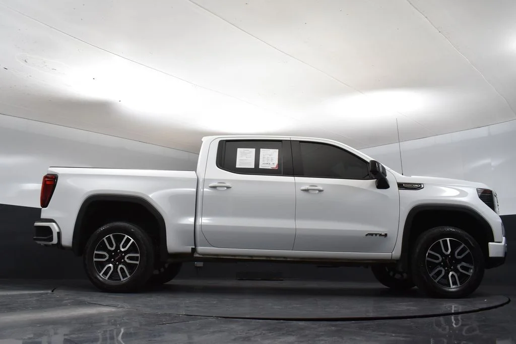 Used 2025 White GMC AT4 image 36