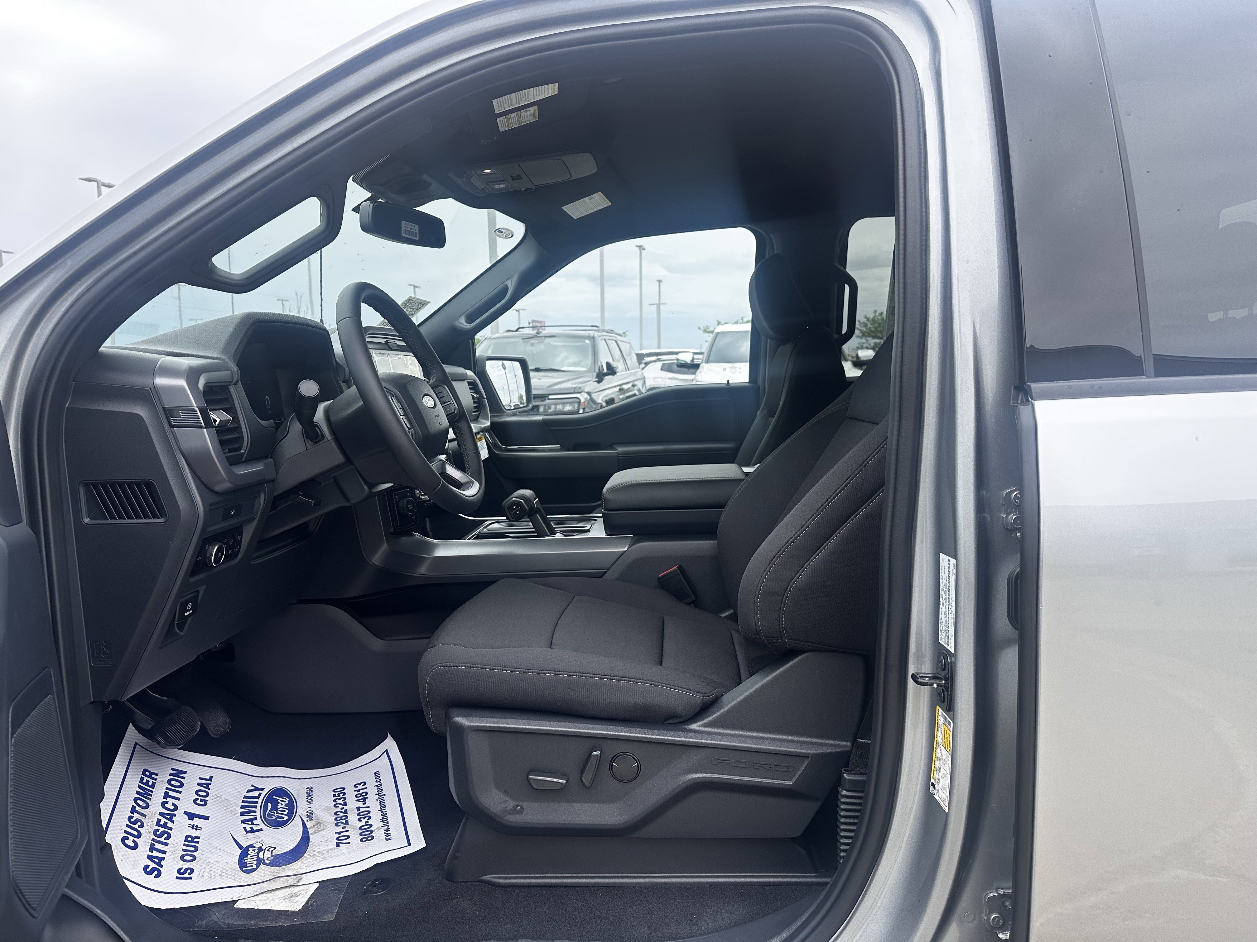 New 2026 Iconic Silver Metallic Ford XLT image 5