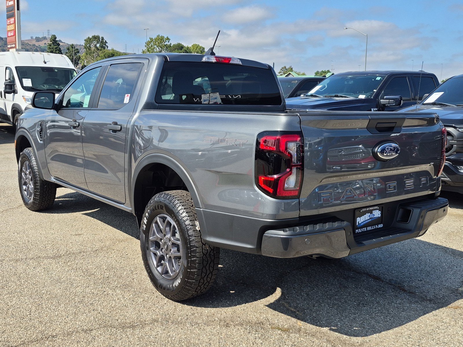 New 2026 Carbonized Gray Metallic Ford XLT image 5