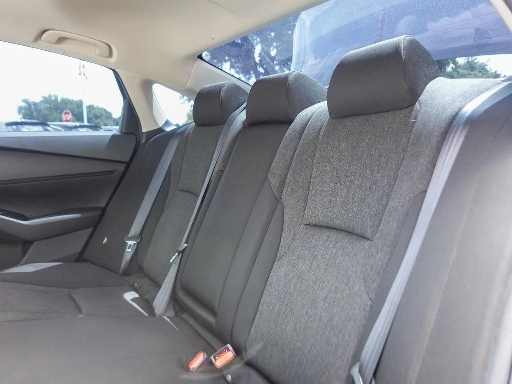 Used 2025 Urban Gray Pearl Honda SE image 22