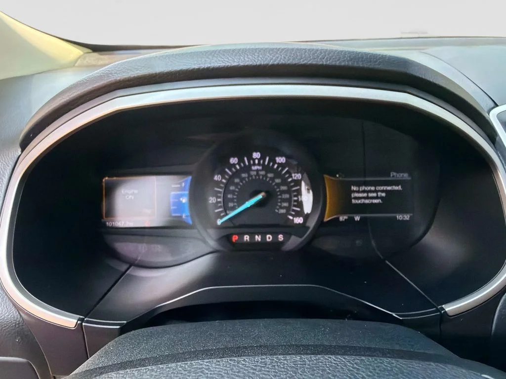Used 2017 Red Ford SEL image 29