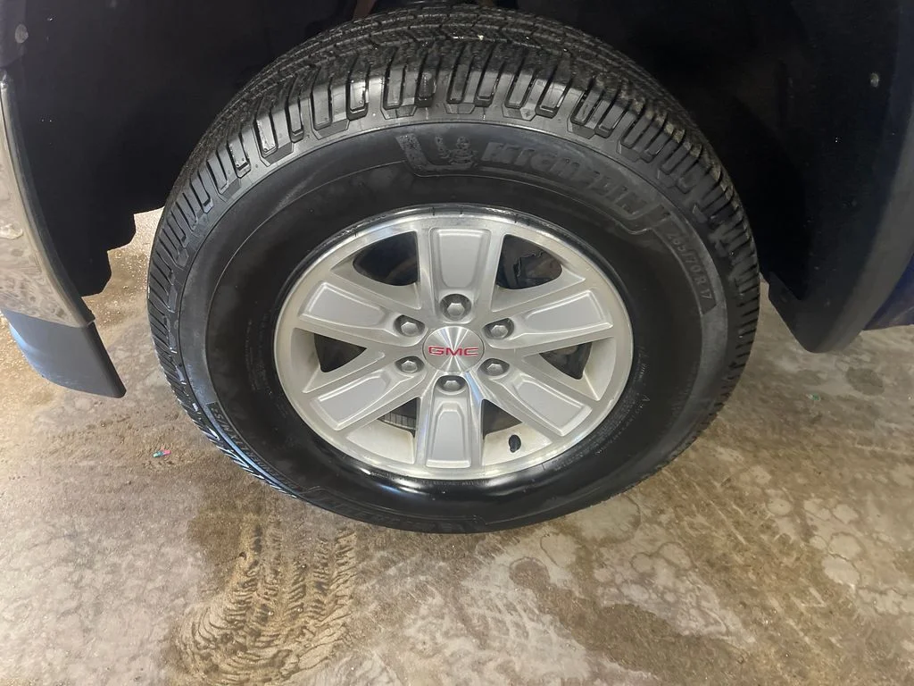 Used 2018 Blue GMC SLE image 11