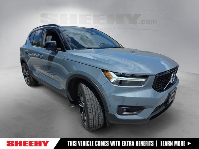 2022 Volvo XC40 R-Design
