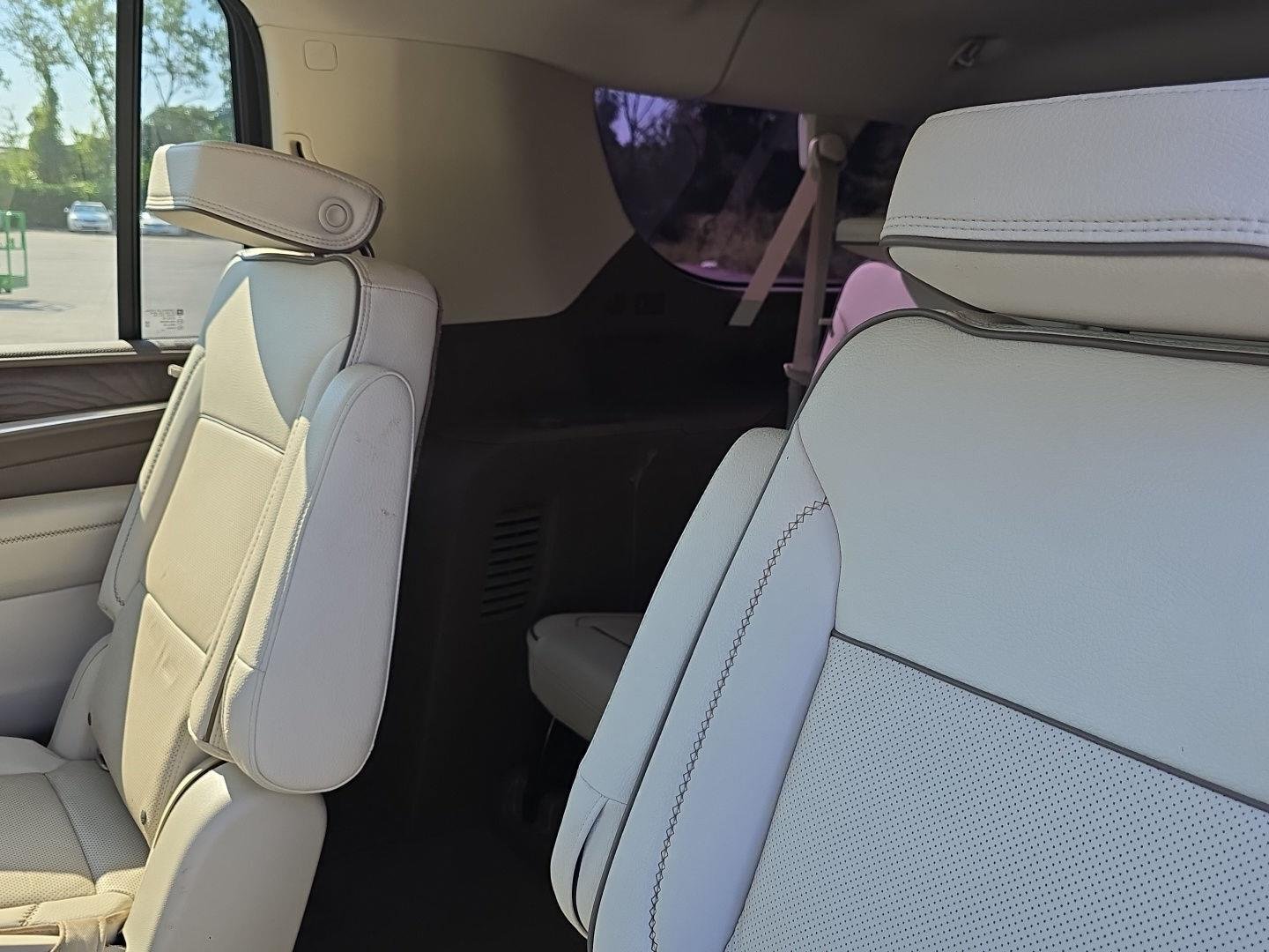 Used 2021 White Frost Tricoat GMC Denali image 21