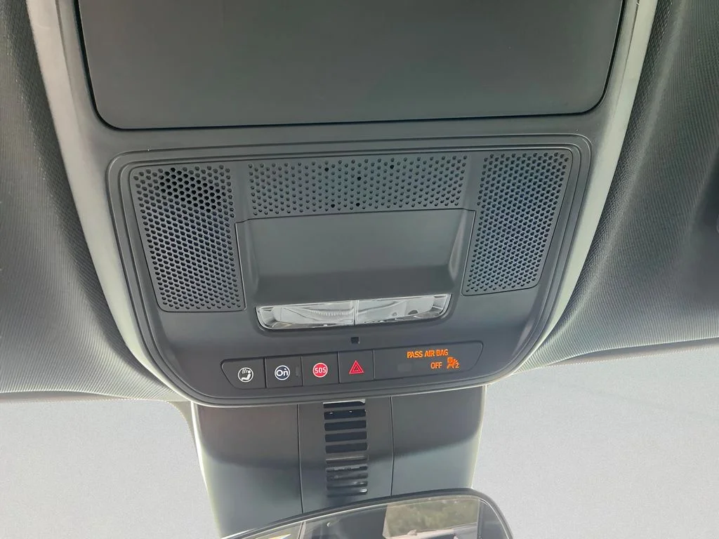Used 2025 Brown GMC Elevation image 32
