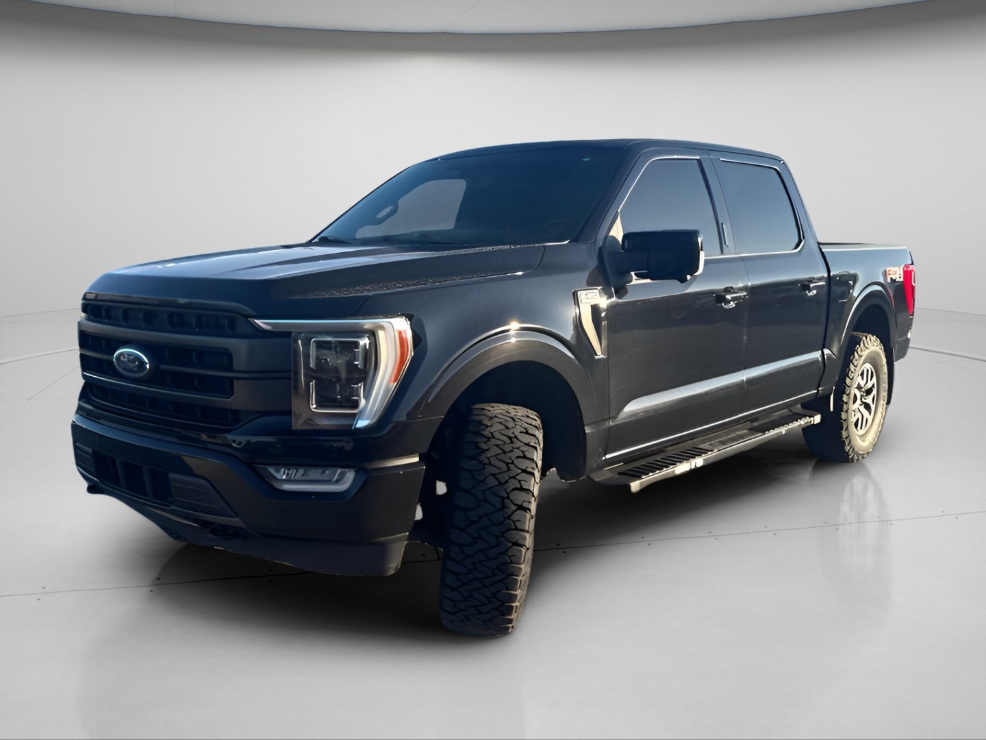 Used 2021 Agate Black Metallic Ford Lariat image 17