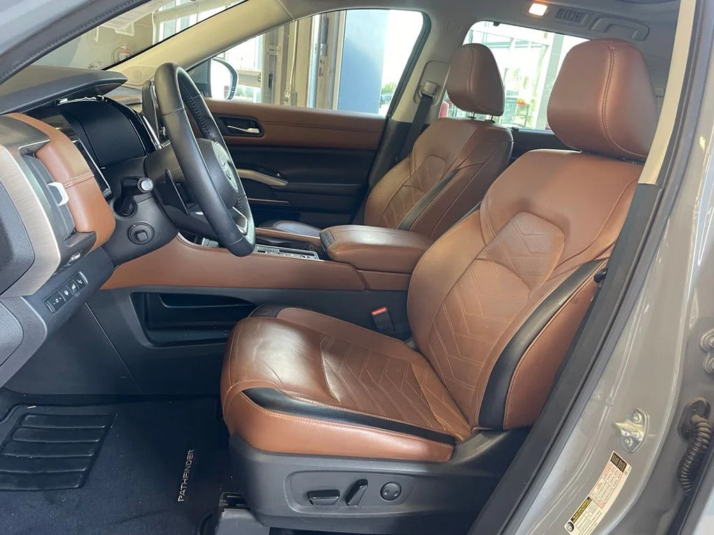 Used 2024 Gray Nissan Platinum image 11
