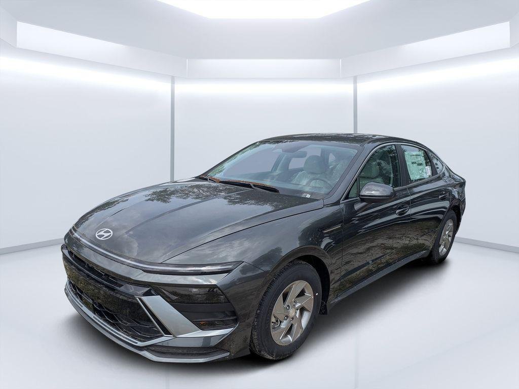 New 2026 Gray Hyundai SE image 3