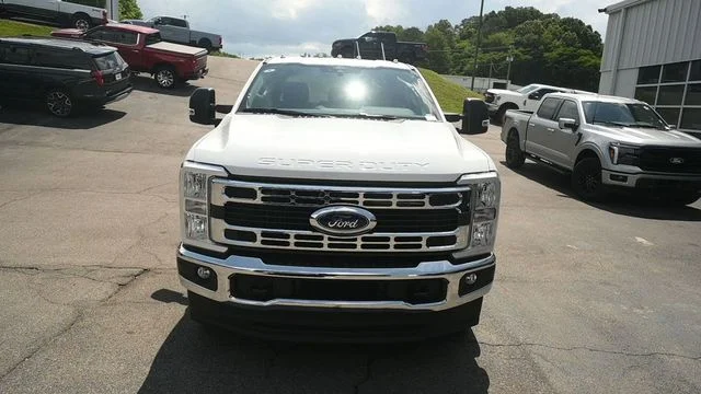 New 2026 Oxford White Ford F-350® XLT image 2