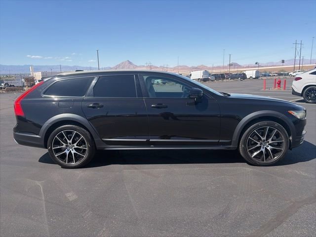Used 2018  Volvo T6INSCRIPT image 3