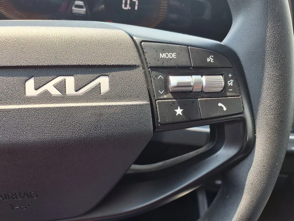 Used 2025 Black Kia LXS image 24