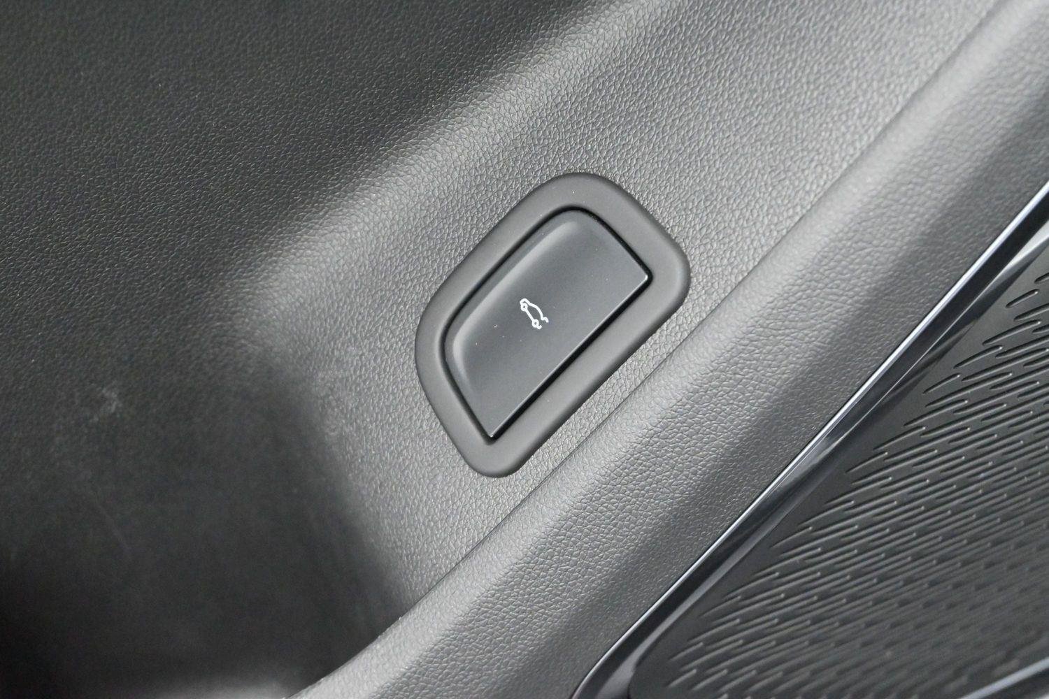 Used 2025 Sterling Metallic GMC AT4 image 14