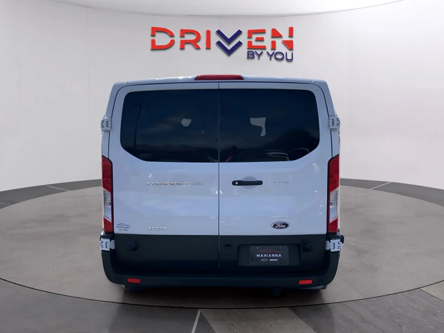 Used 2024 Oxford White Ford 350 XLT image 5
