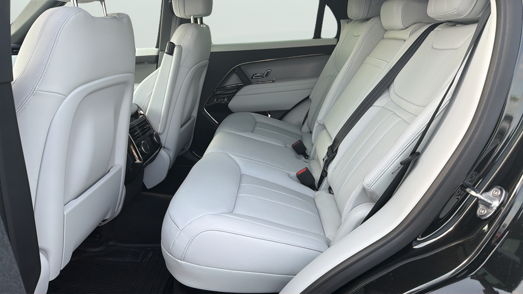 New 2026 Santorini Black Land Rover SE image 19
