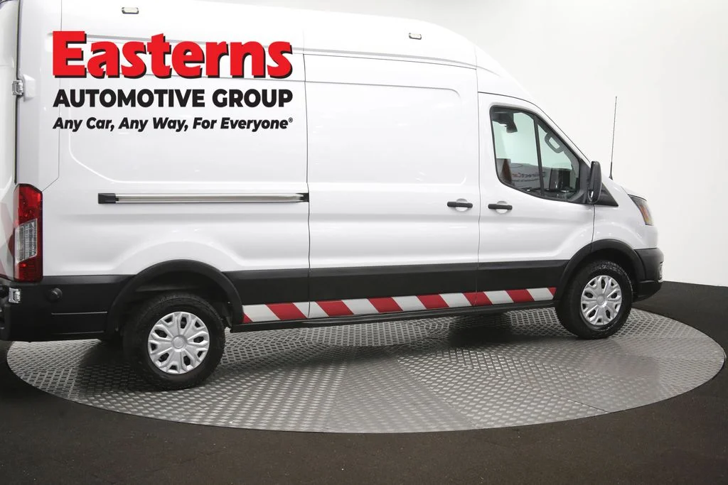 Used 2022 White Ford Base image 40