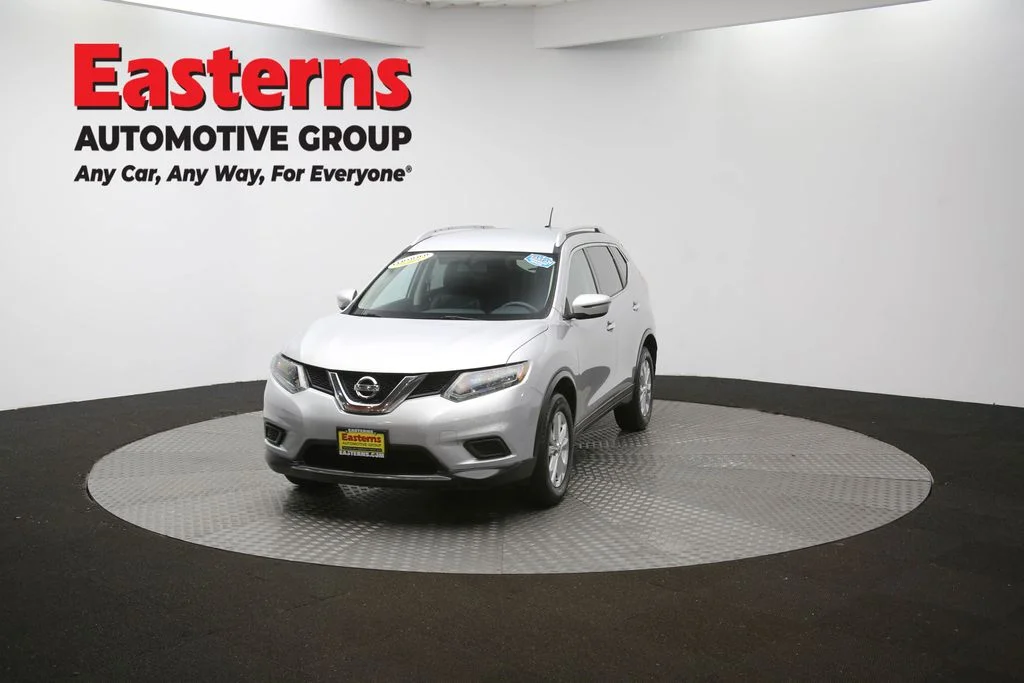Used 2016 Silver Nissan SV image 51