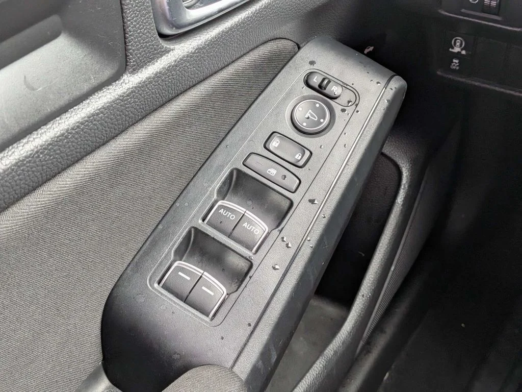 Used 2023  Honda Sport image 19