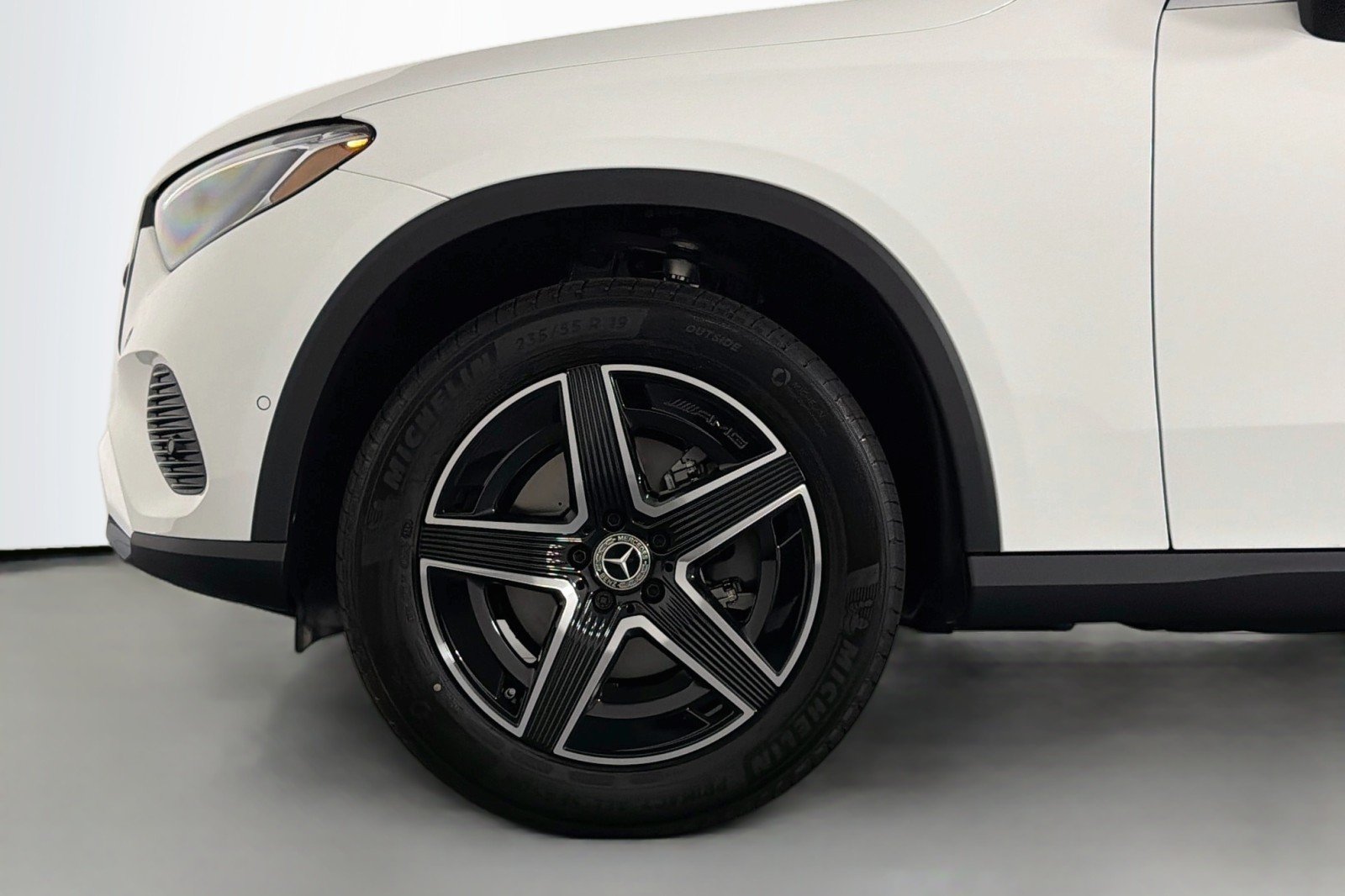 New 2026 Polar White Mercedes-Benz GLC 300 SUV image 9