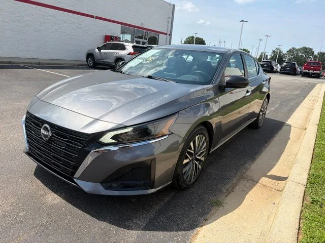Used 2025 Gray Nissan 2.5 SV image 3