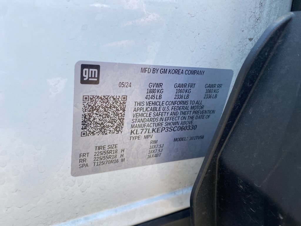 Used 2025 Summit White Chevrolet ACTIV image 29