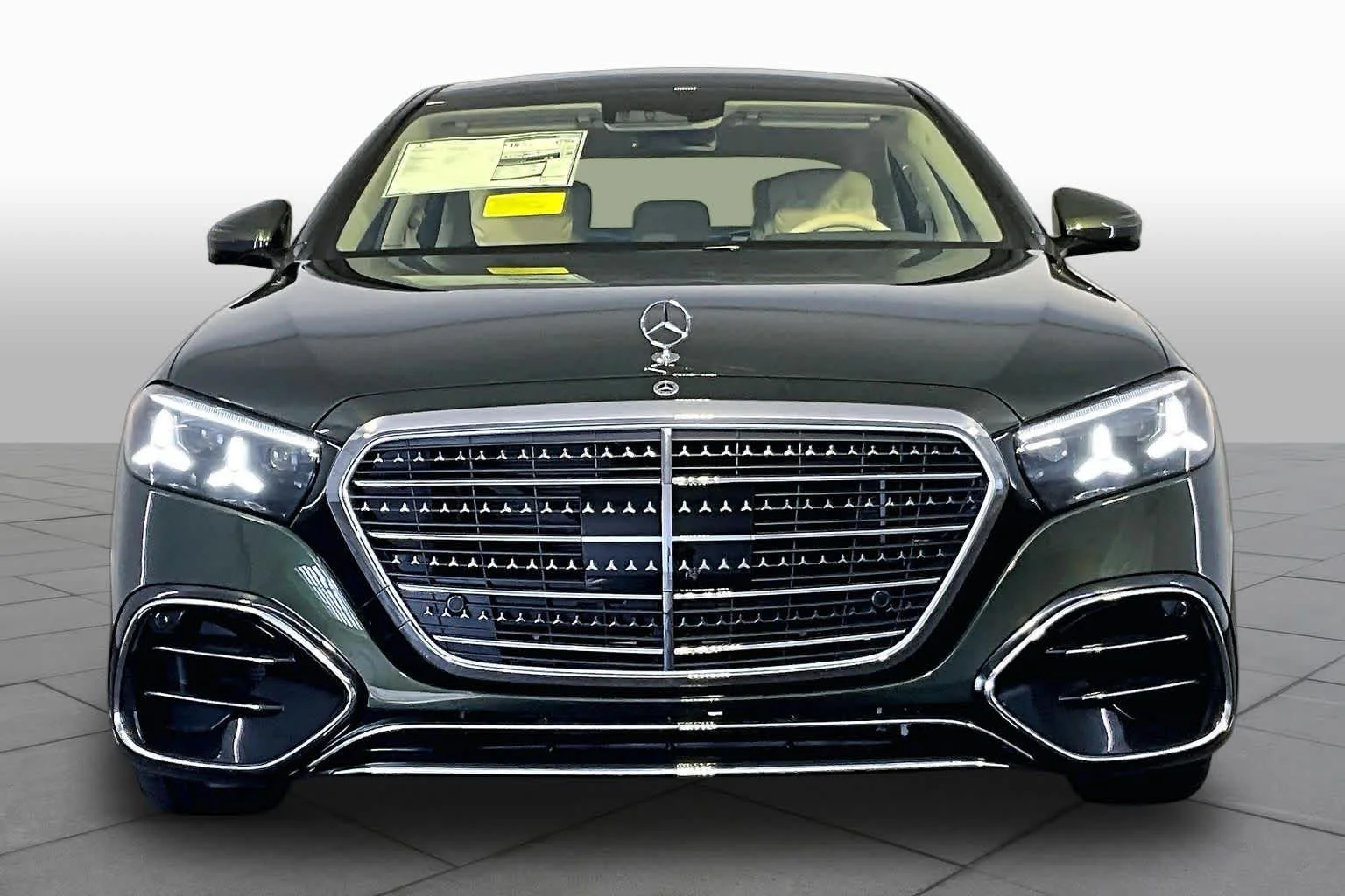 New 2027 MANUFAKTUR Olive Metallic Mercedes-Benz S 580 image 2