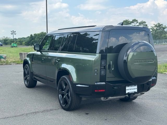 New 2026 Woolstone Green Land Rover X-Dynamic SE image 3