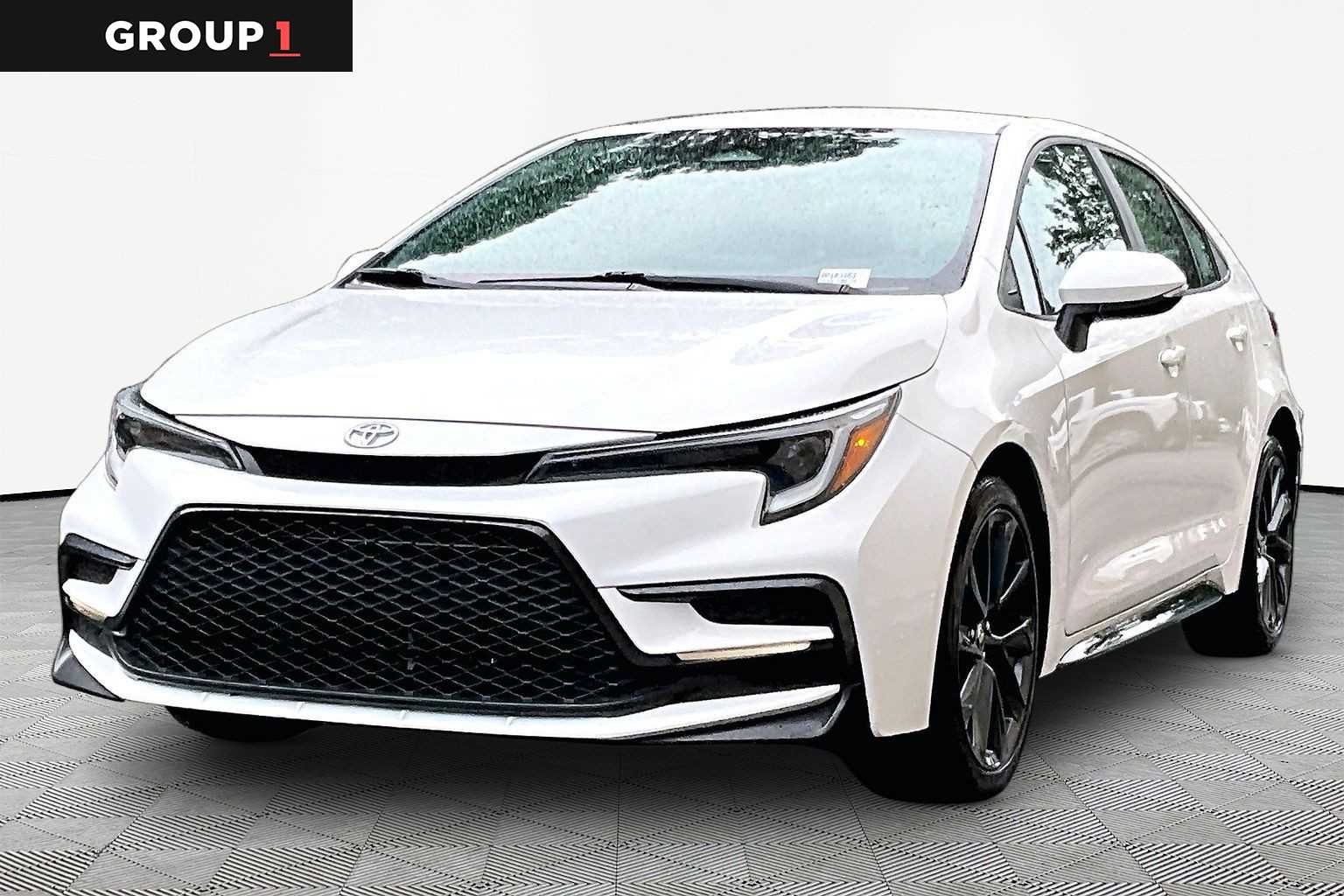 Used 2024 Ice Cap Toyota SE image 1
