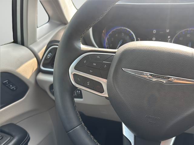 Used 2024 Silver Chrysler Touring L image 16