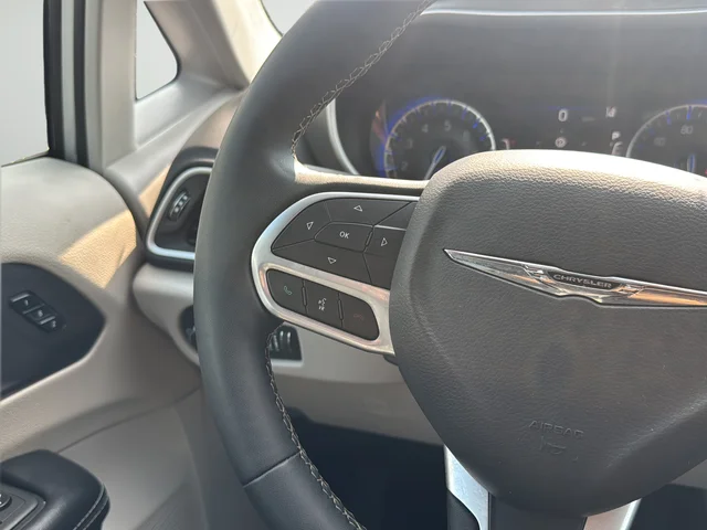 Used 2024 Silver Chrysler Touring L image 16