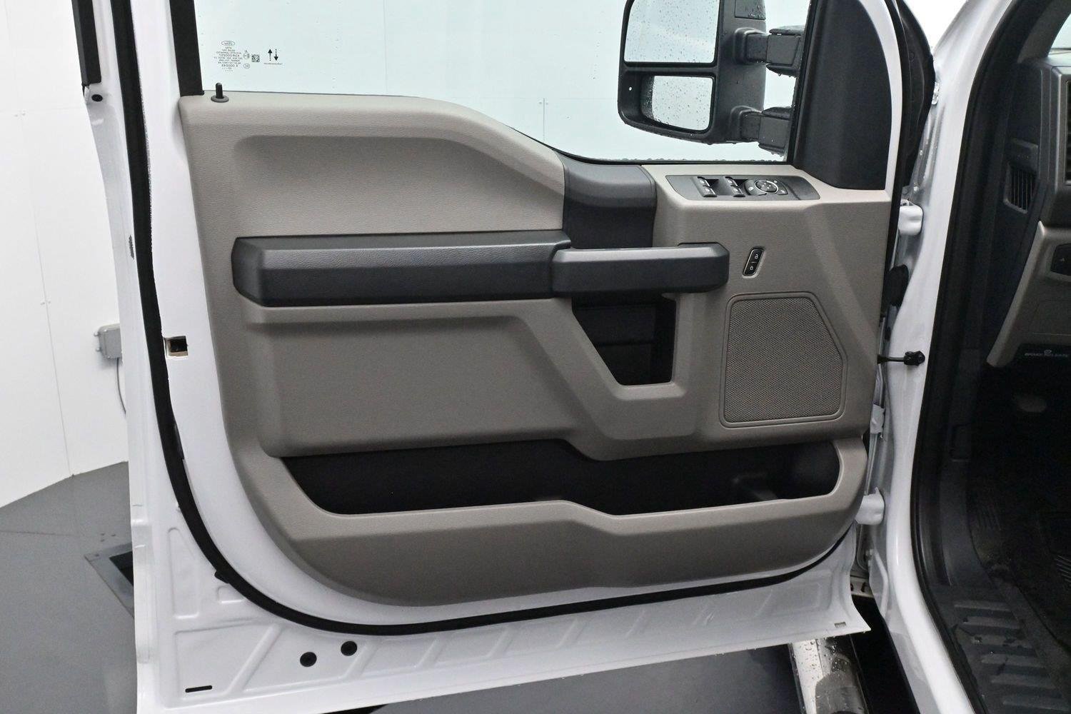 Used 2022 Oxford White Ford XL image 10