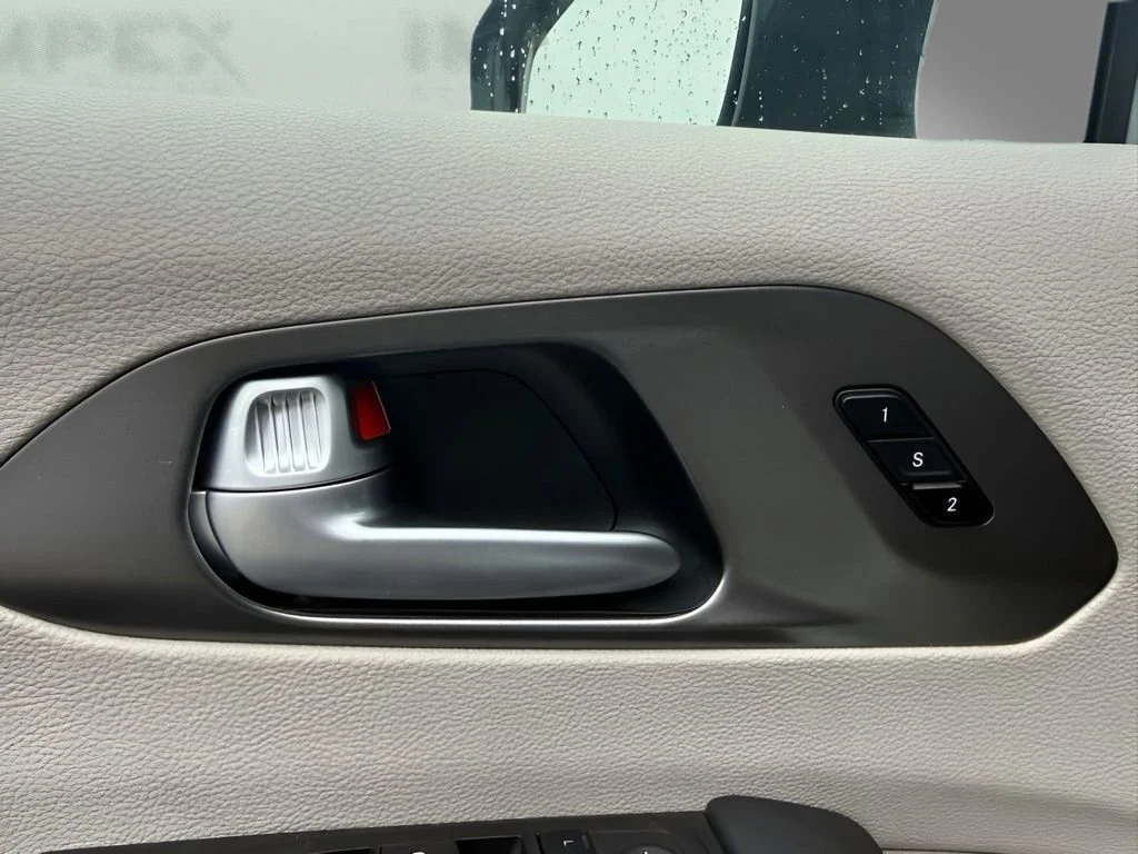 Used 2023 Silver Chrysler LX image 19
