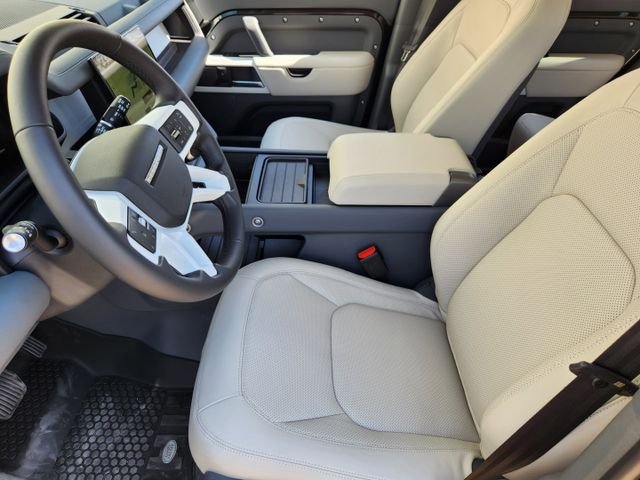 Used 2024 Black Land Rover SE image 13