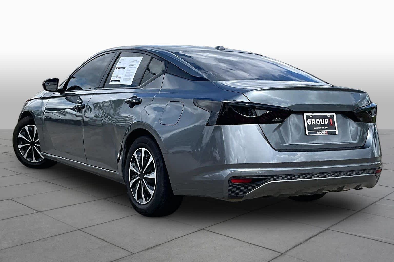Used 2020 Gun Metallic Nissan 2.5 S image 10