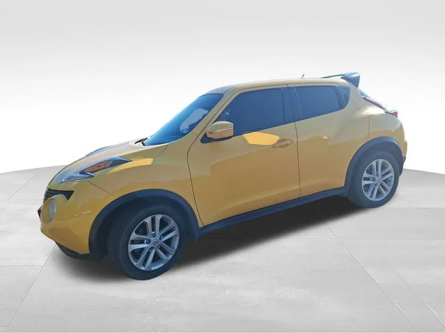 Used 2017 Yellow Nissan S image 3
