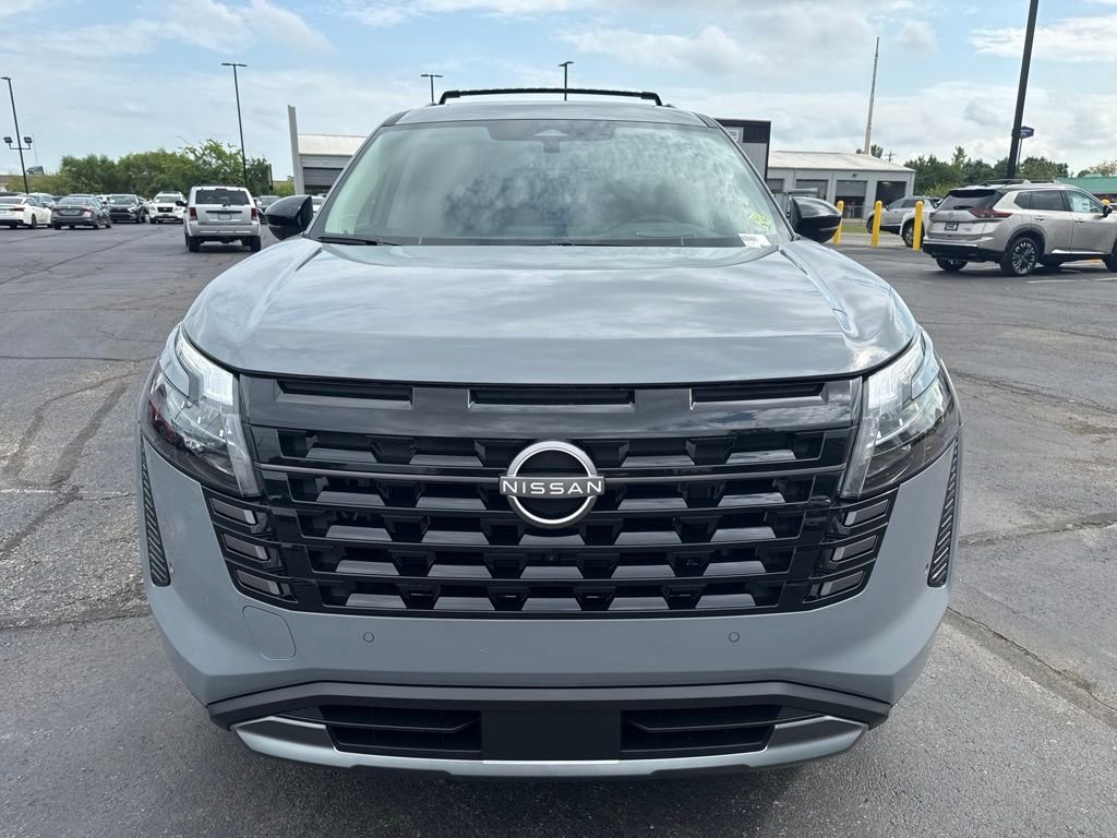New 2026 Gray Nissan Platinum image 9