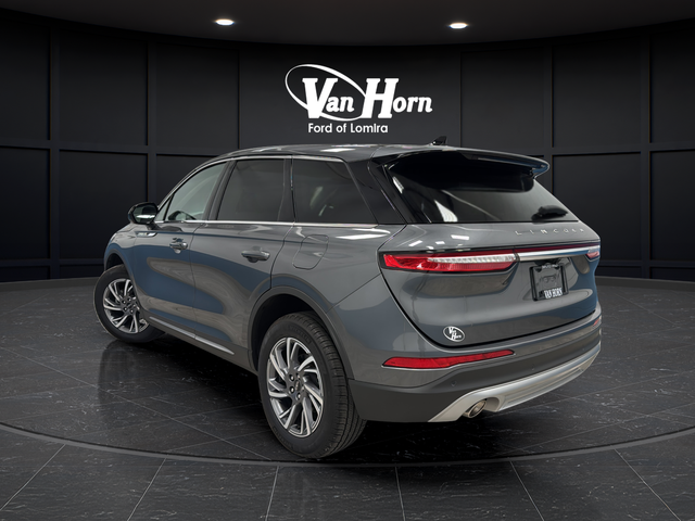 Used 2025 Asher Gray Metallic Clearcoat Lincoln Premiere image 5