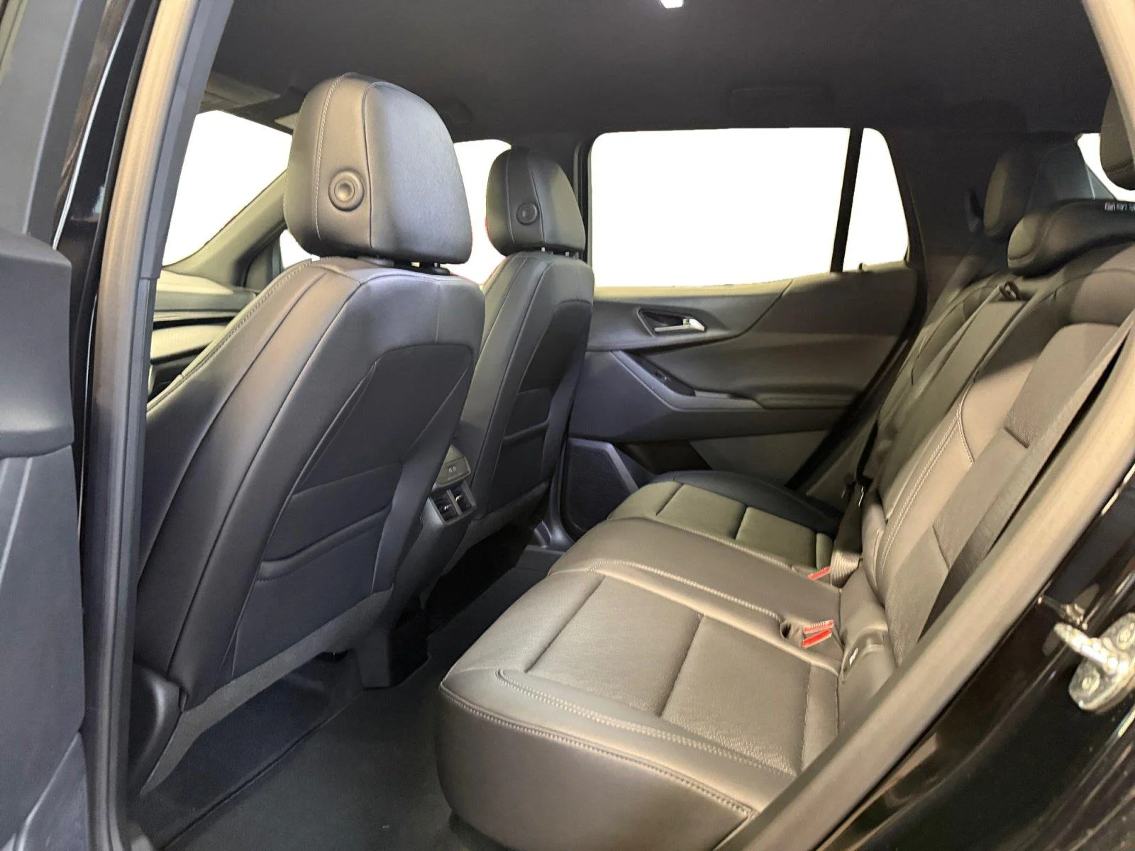 2027 Chevrolet Equinox LT - Photo 19