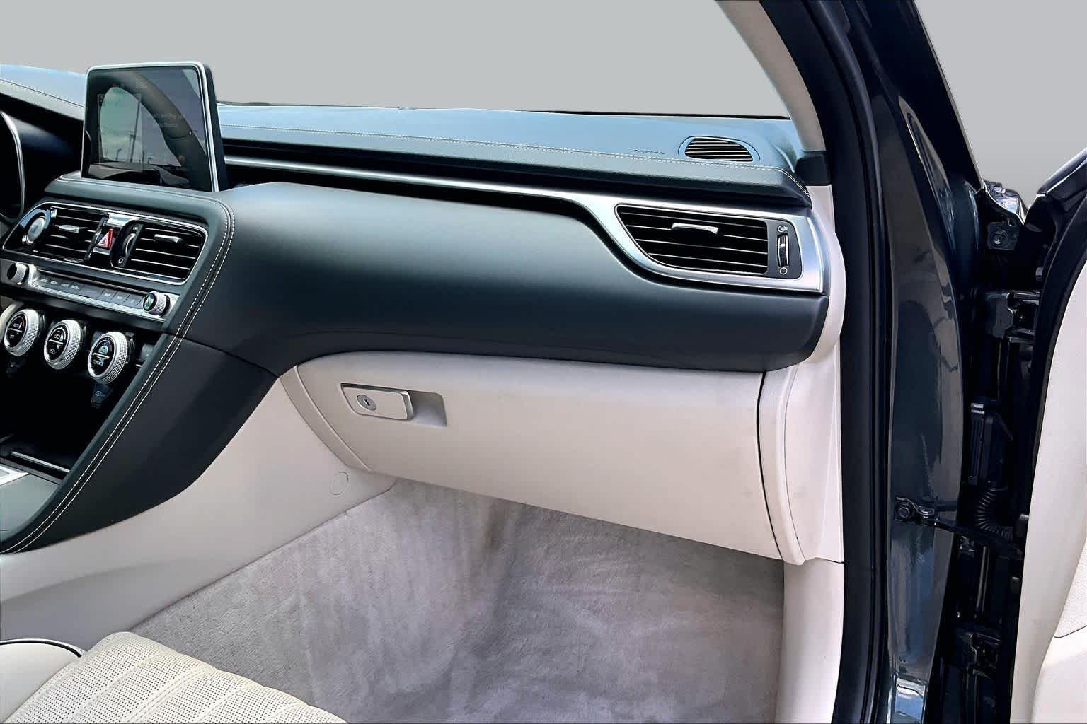 Used 2019 Black Forest Green Genesis 3.3T Design image 19