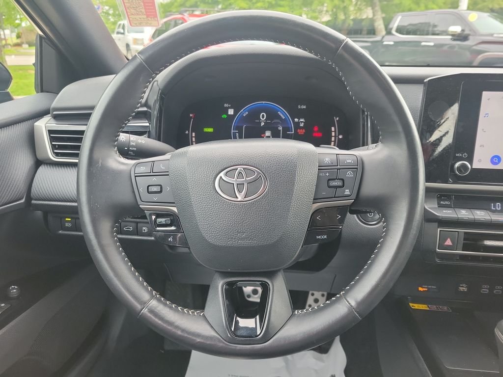 Used 2025  Toyota LE image 16