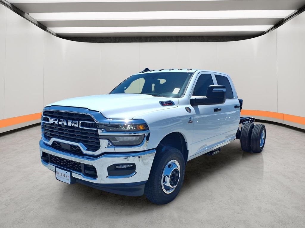 New 2026 Bright White Clearcoat RAM Tradesman image 3