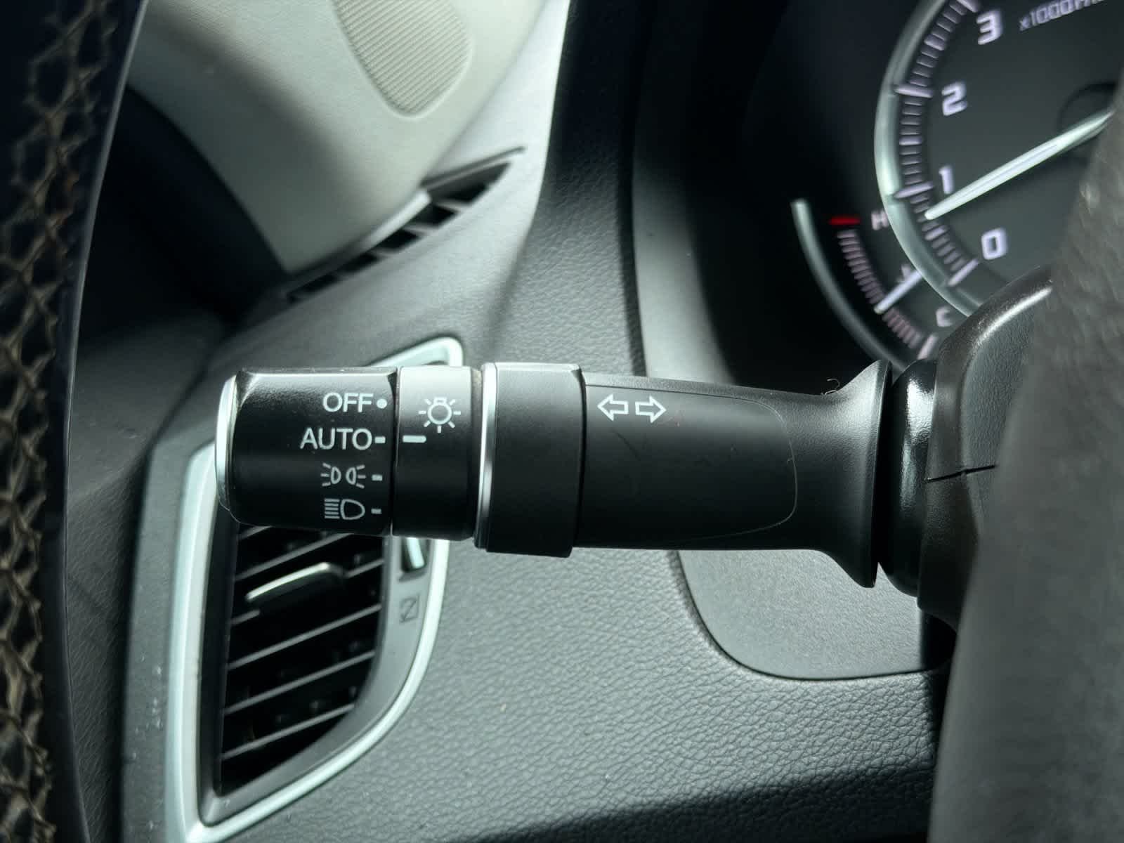 Used 2017 Bellanova White Pearl Acura V6 image 28