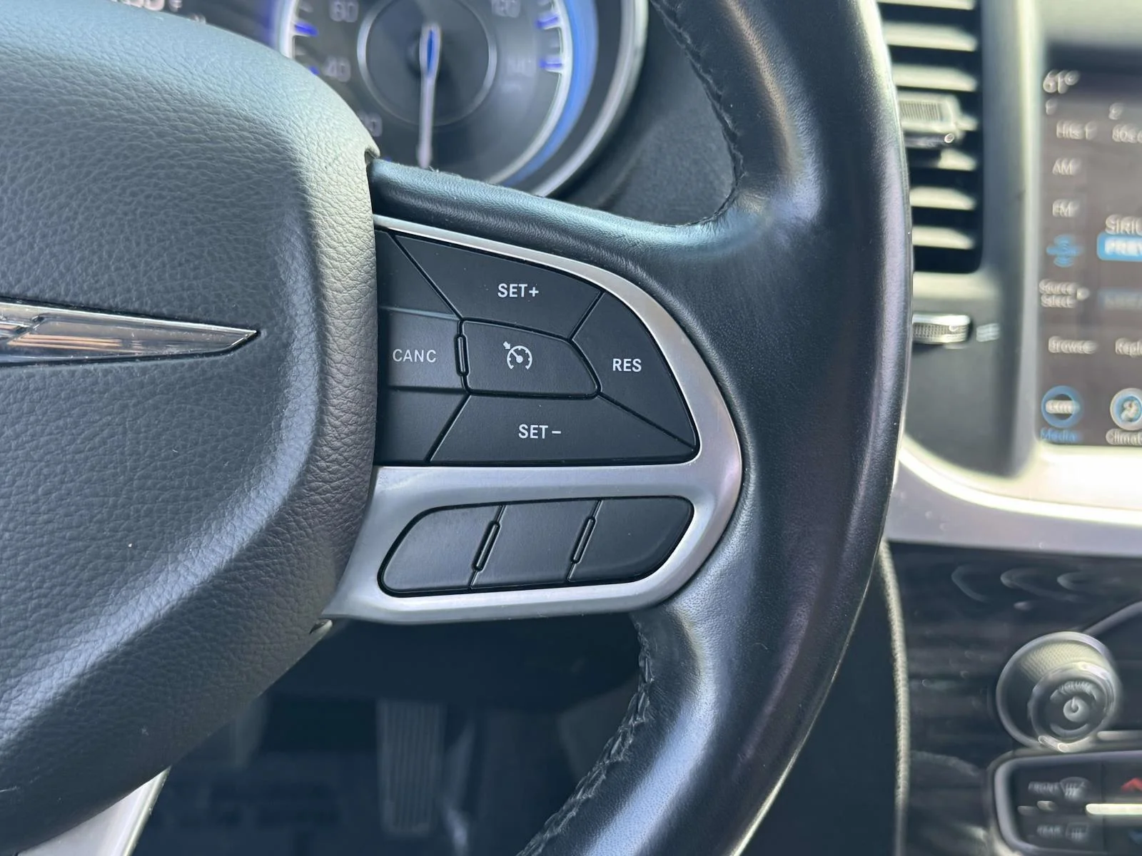 Used 2022 Gloss Black Chrysler Touring image 9