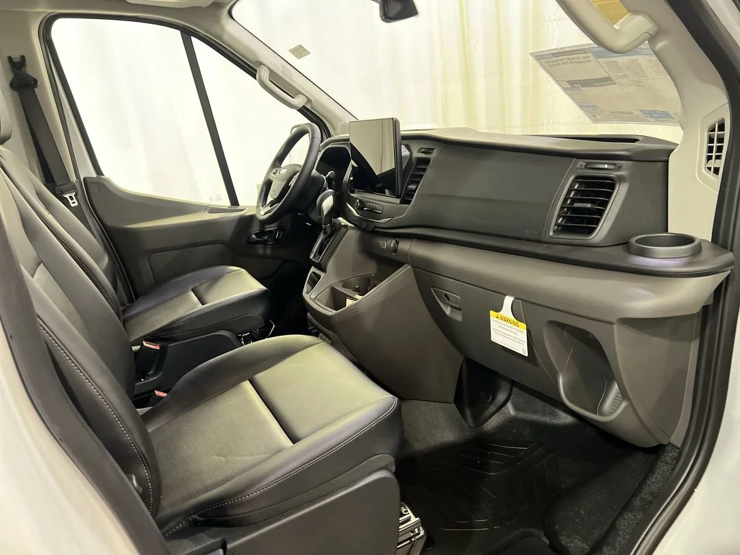 New 2026 Oxford White Ford Cutaway image 14