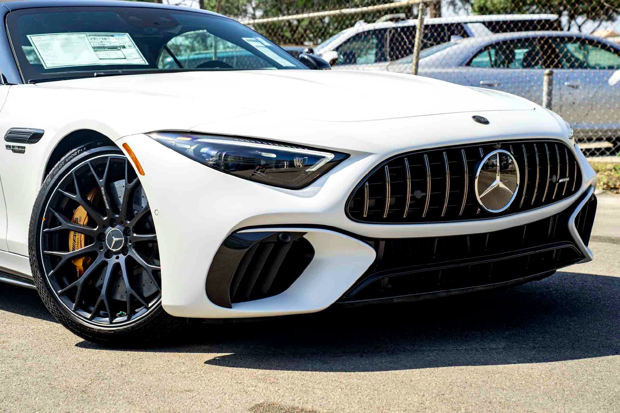 New 2026 MANUFAKTUR Moonlight White Magno Mercedes-Benz AMG® SL 63 S E Performance Roadster image 24