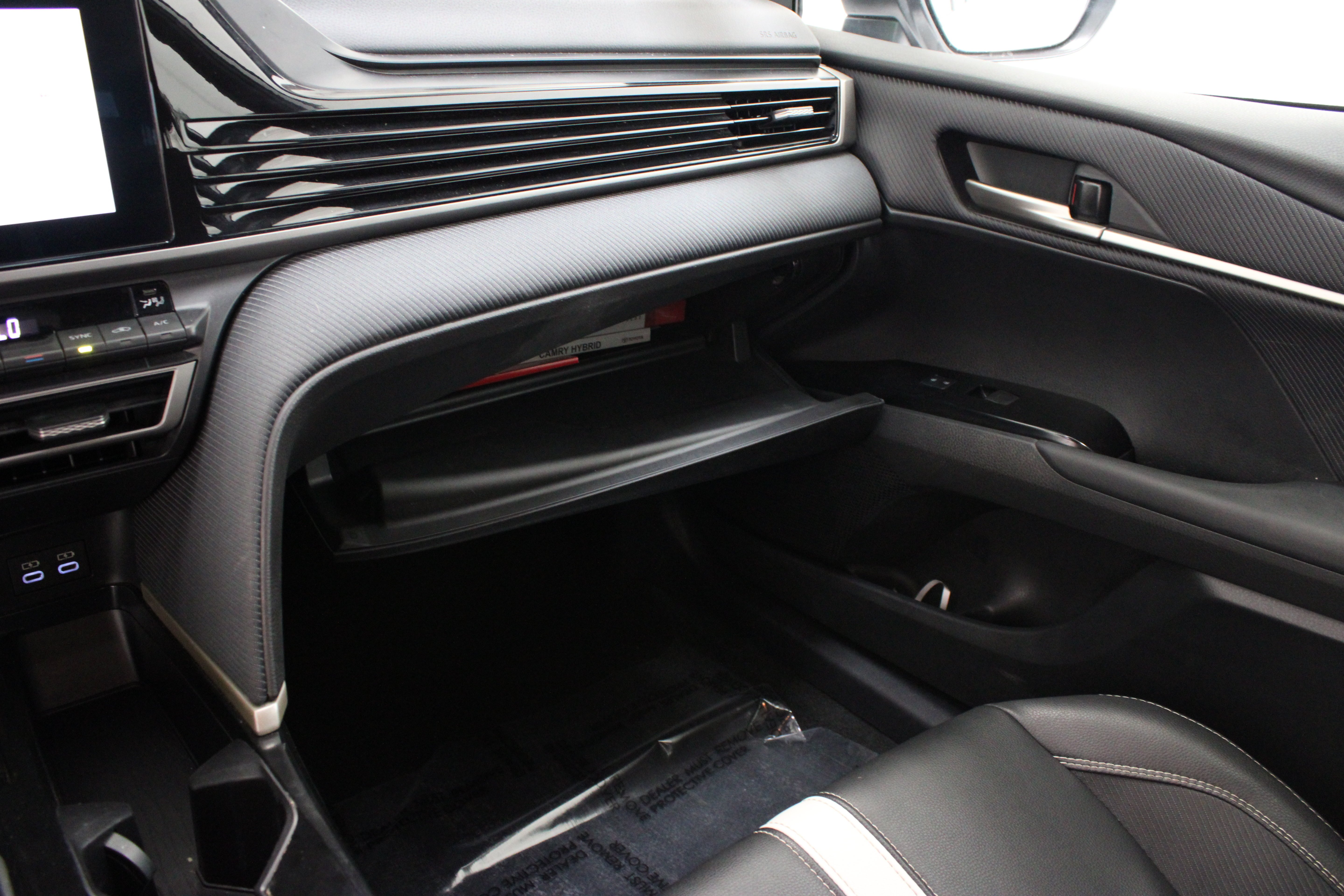 Used 2025 BLIZZARD PEARL Toyota SE image 23