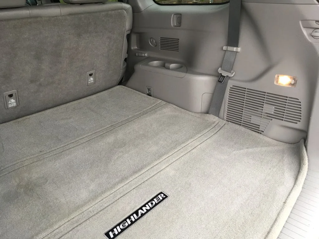Used 2019 White Toyota XLE image 37