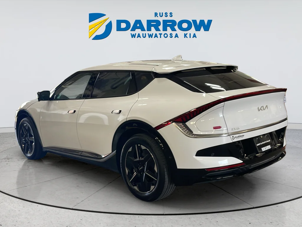 Certified Used 2025 White Kia Wind image 3