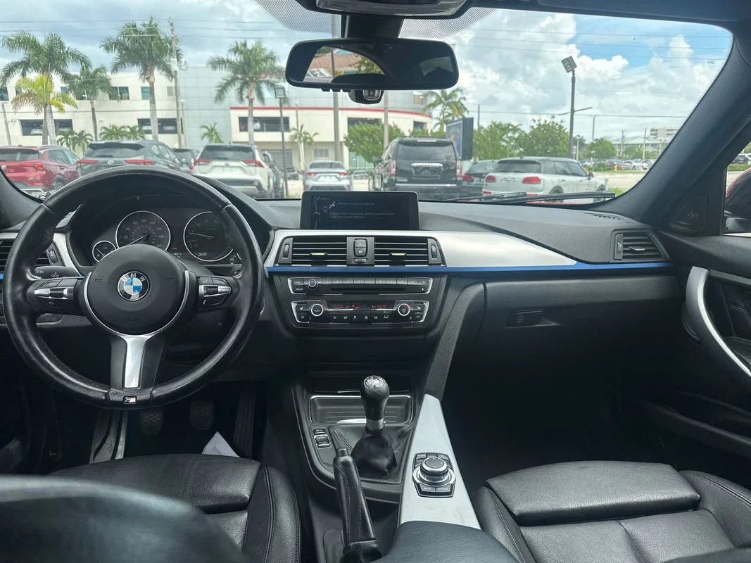 Used 2013 Red BMW xDrive image 26
