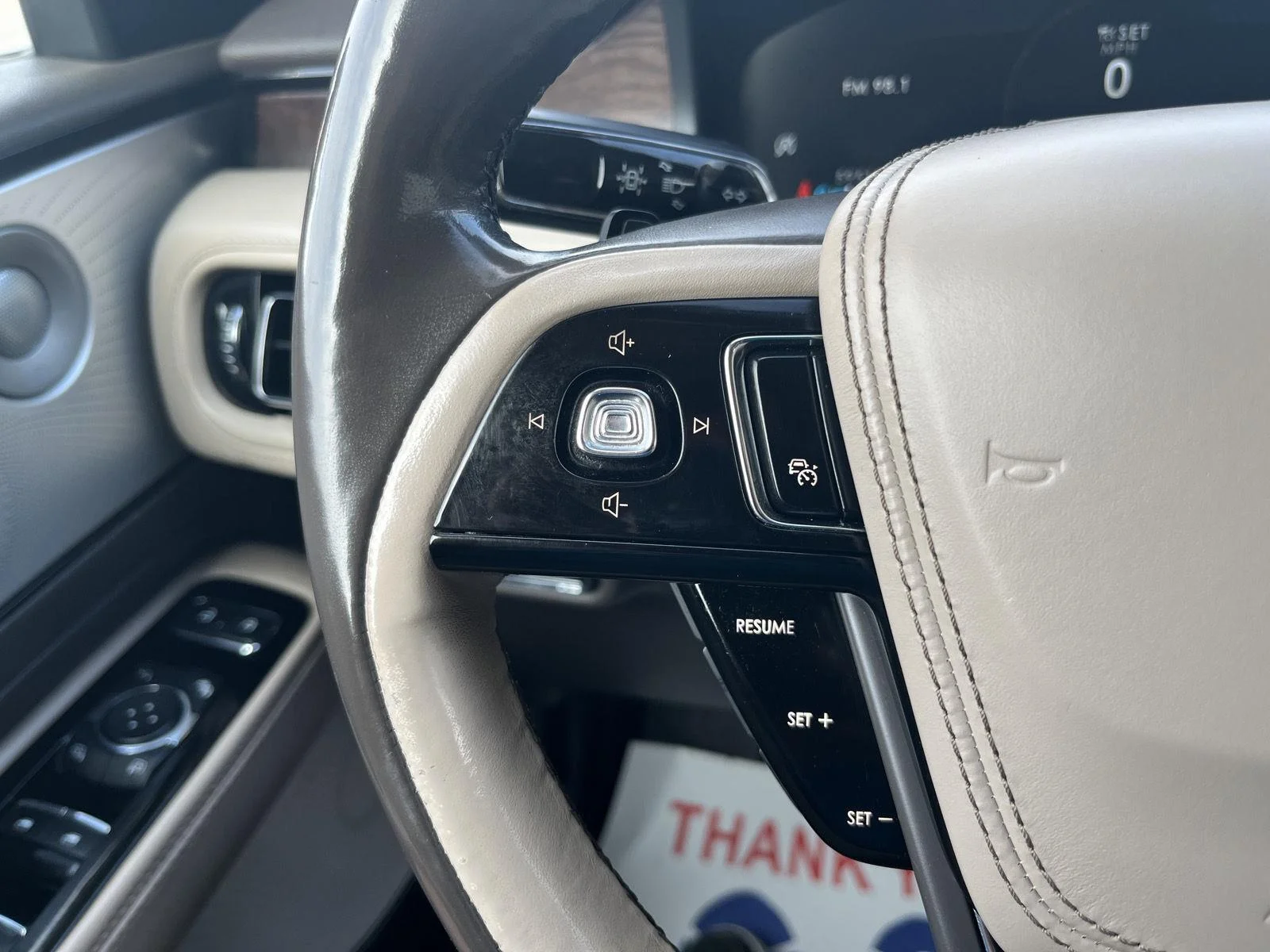 Used 2020 Red Lincoln Reserve image 22