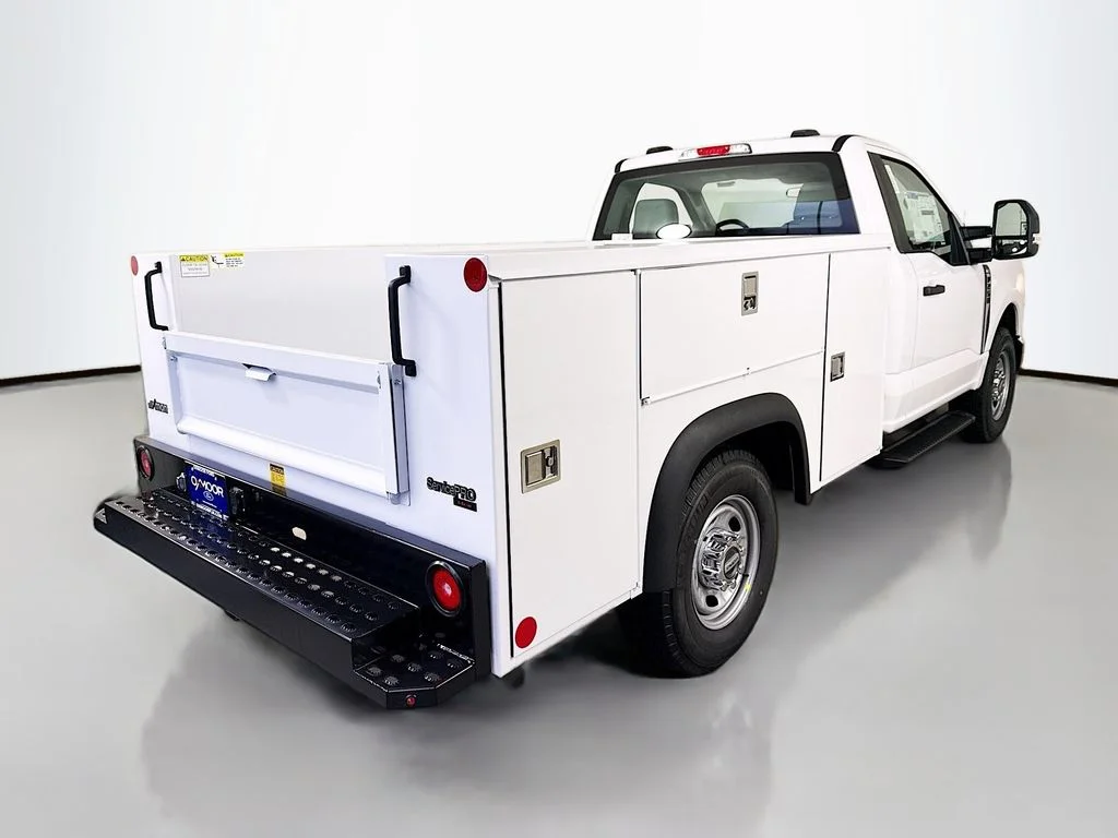 New 2026 Oxford White Ford XL image 7